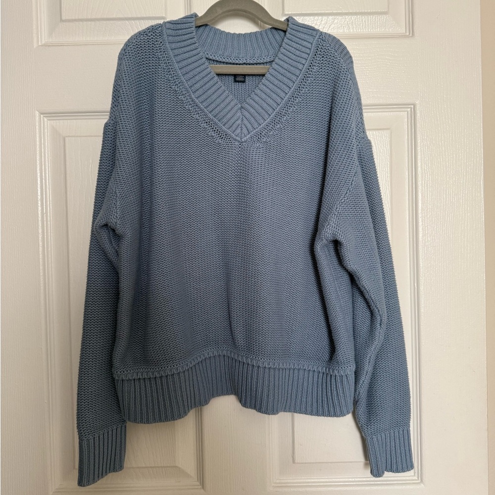 American Eagle Outfitters Light Blue V-Neck Knit Sweater